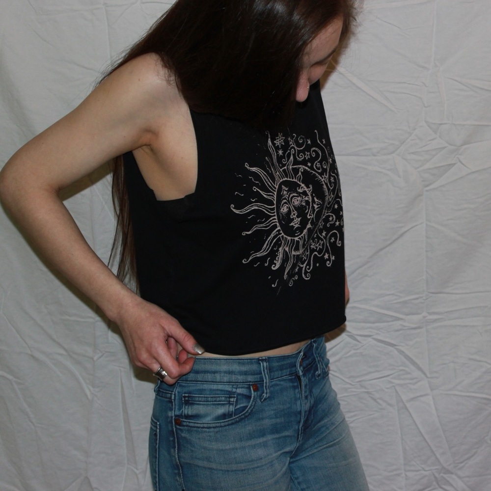 Sun & Moon Tanktop - Picture 3 of 9